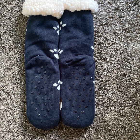 Dog Pawprint 🐾 Slipper Socks Dark Blue Cream Sherpa Inside NEW - Picture 2 of 2